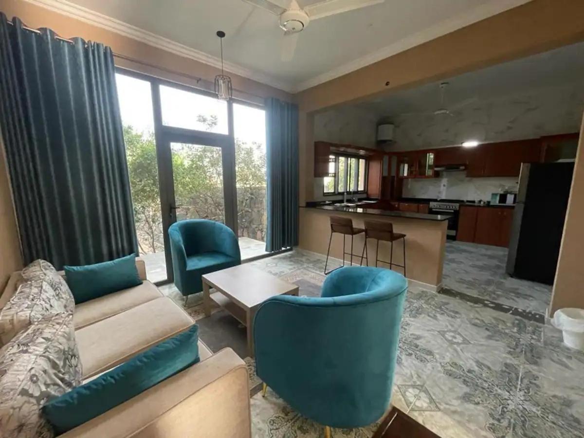 Rose Guesthouse Al 'Aqar ภายนอก รูปภาพ