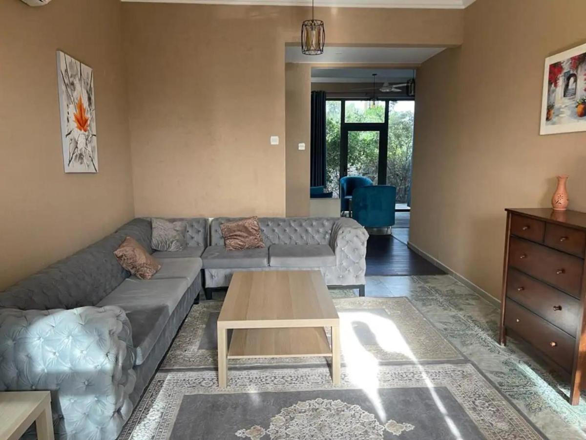 Rose Guesthouse Al 'Aqar ภายนอก รูปภาพ