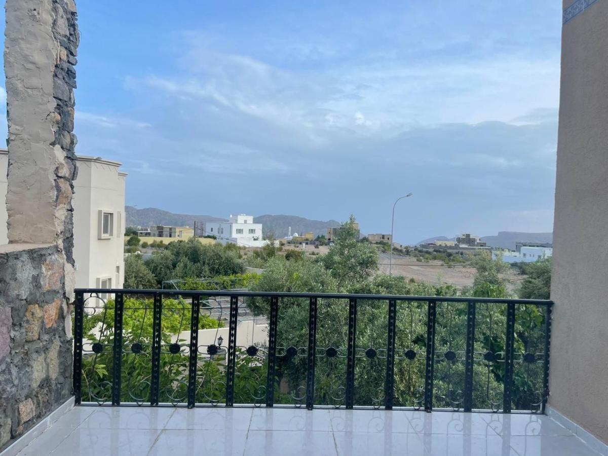 Rose Guesthouse Al 'Aqar ภายนอก รูปภาพ