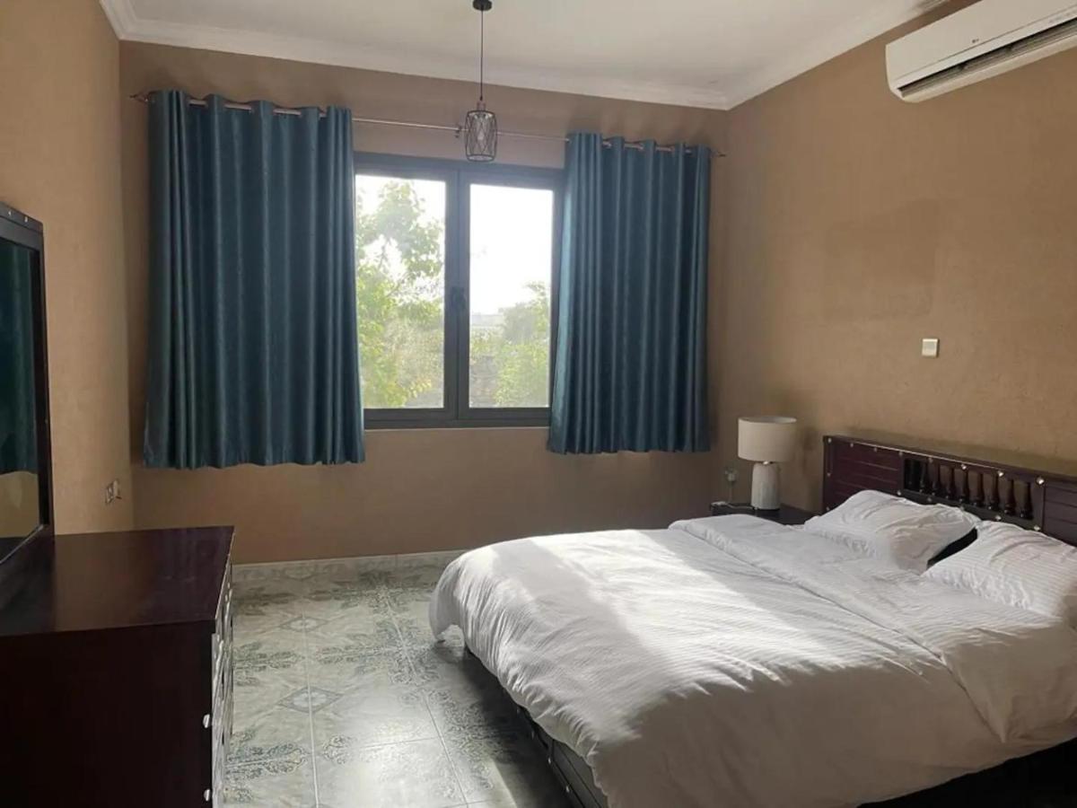 Rose Guesthouse Al 'Aqar ภายนอก รูปภาพ