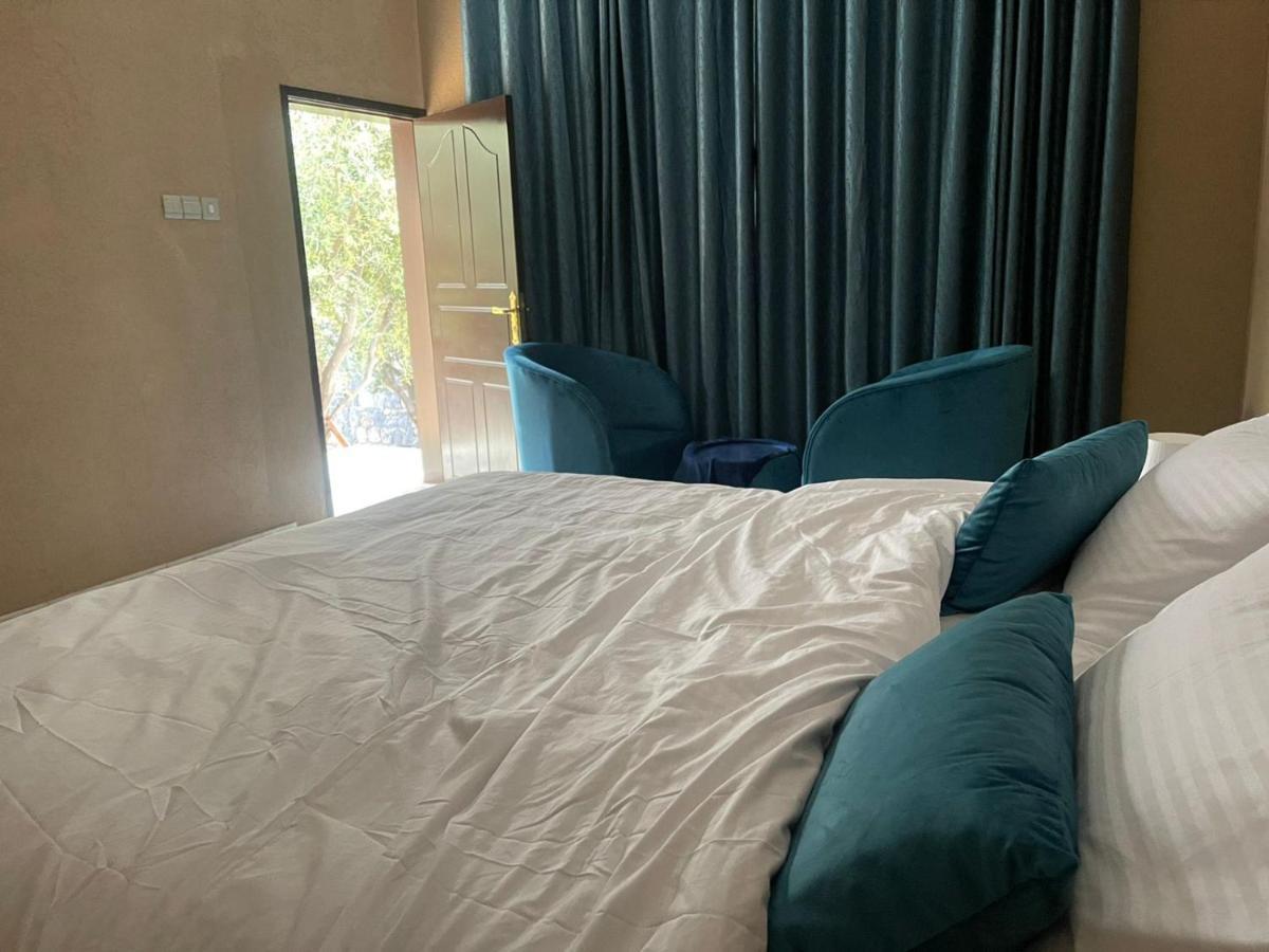 Rose Guesthouse Al 'Aqar ภายนอก รูปภาพ