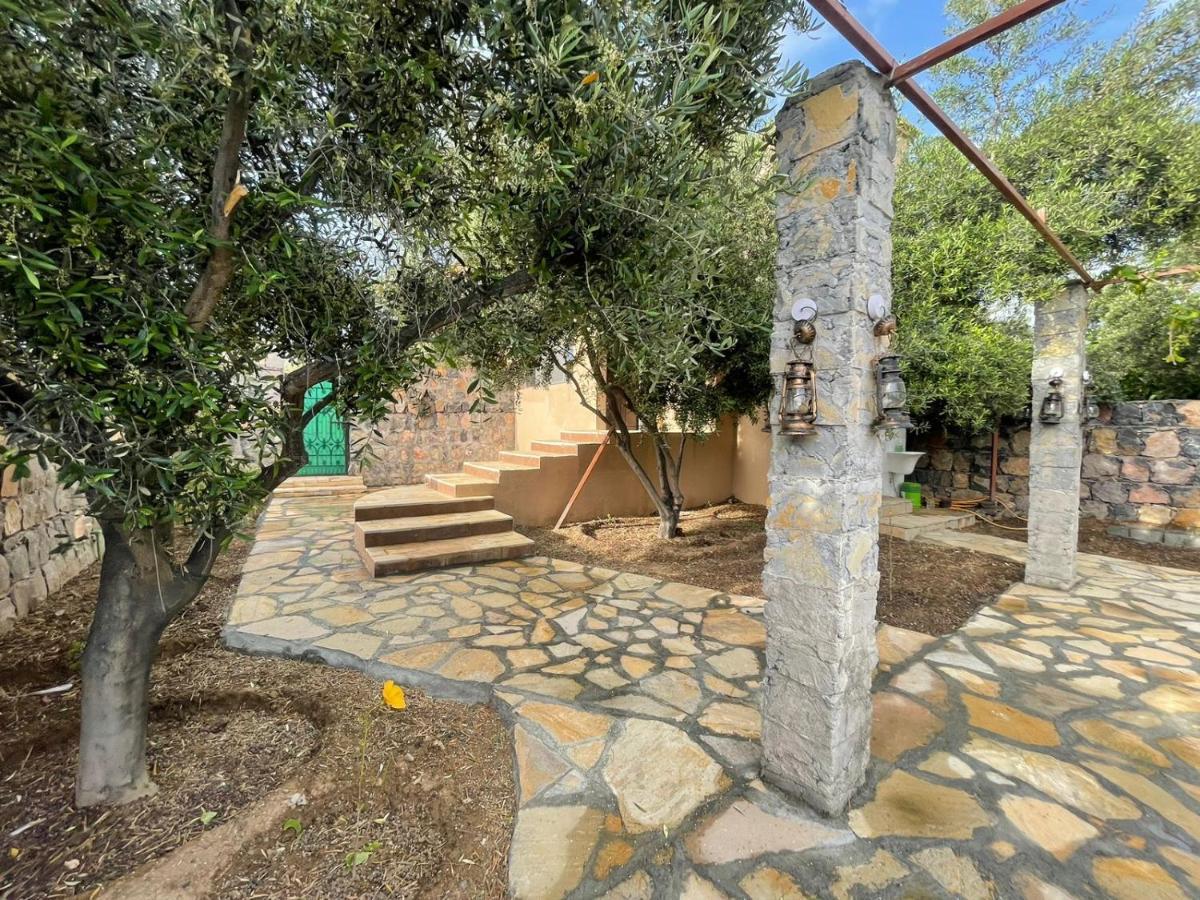 Rose Guesthouse Al 'Aqar ภายนอก รูปภาพ